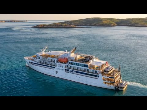Cruise ship runs aground off PNG coast